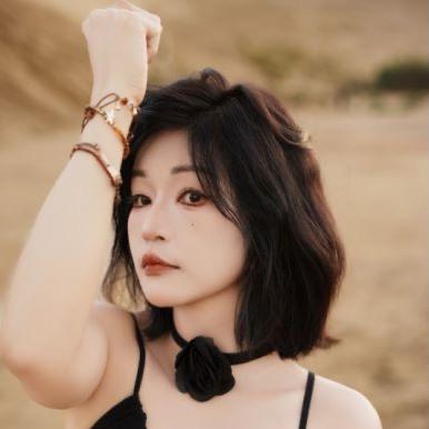 女骑林