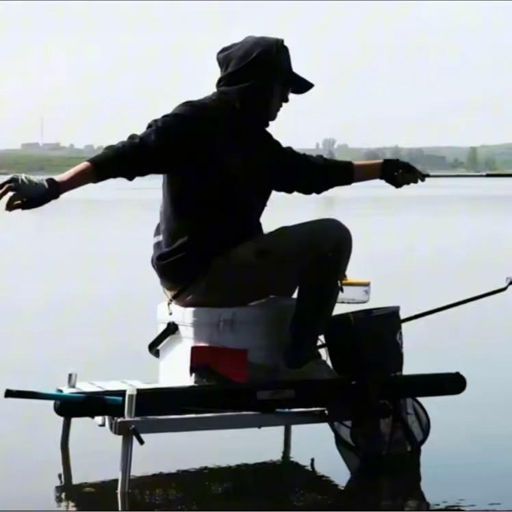 最帅钓鱼人小飞