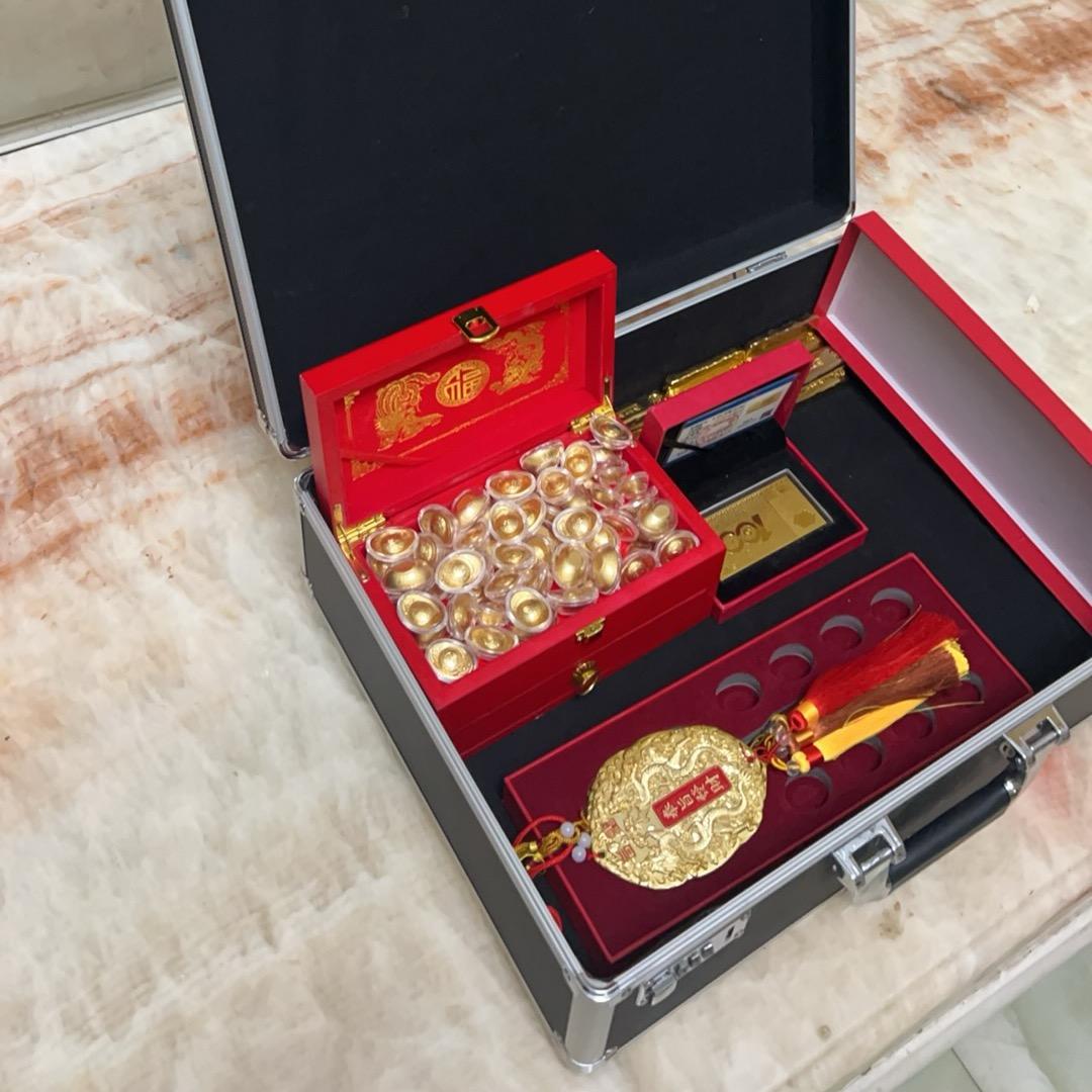 天下藏品。