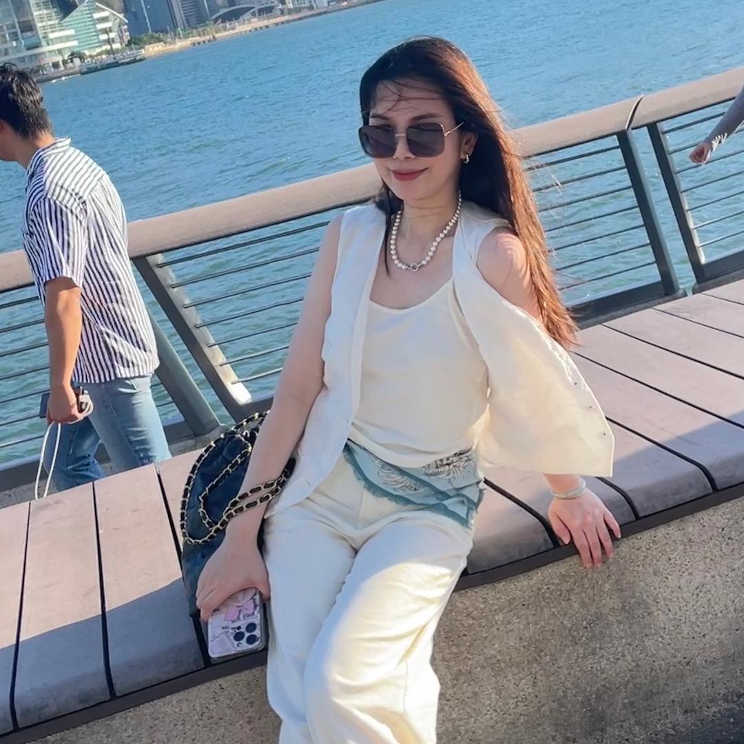 Ella梁肉肉