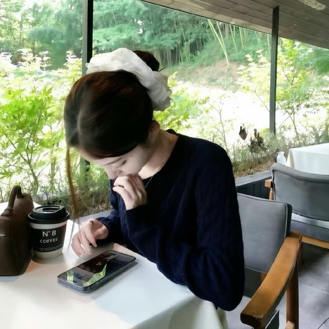 今天早点睡ᜊﬞﬞ