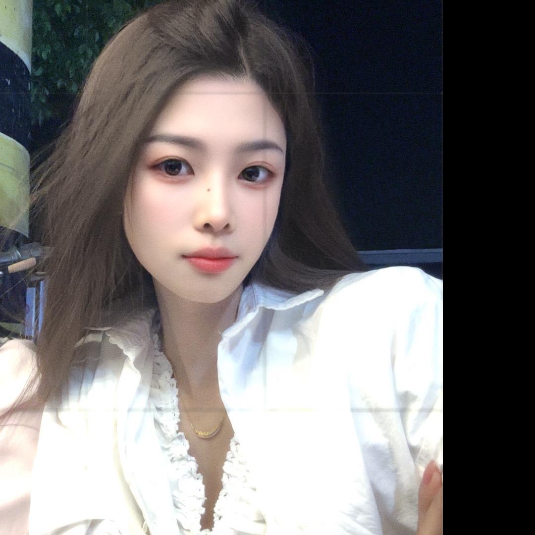 卖烤冷面🉐小姐姐