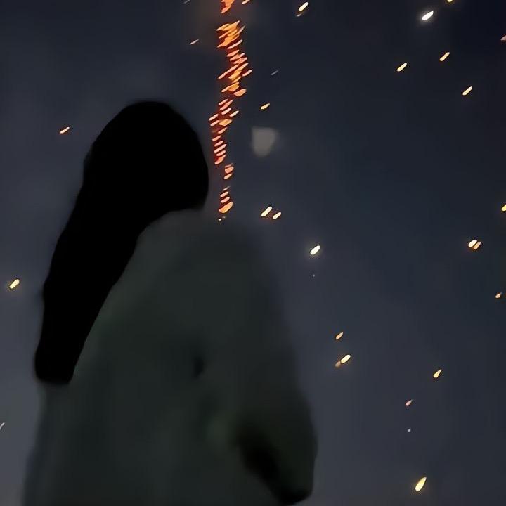 W·