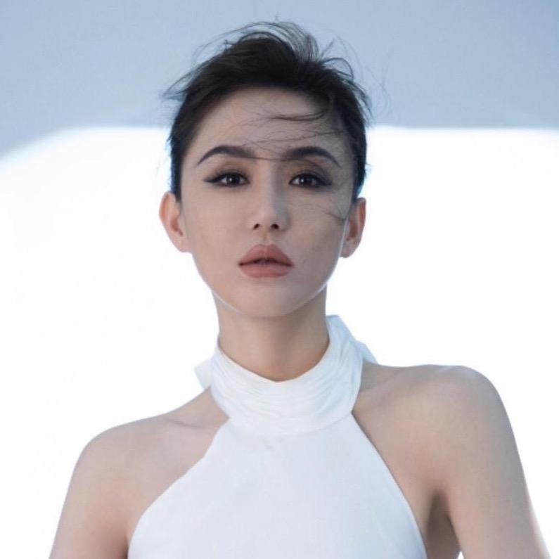 吉娘娘美妆号《Gina》••