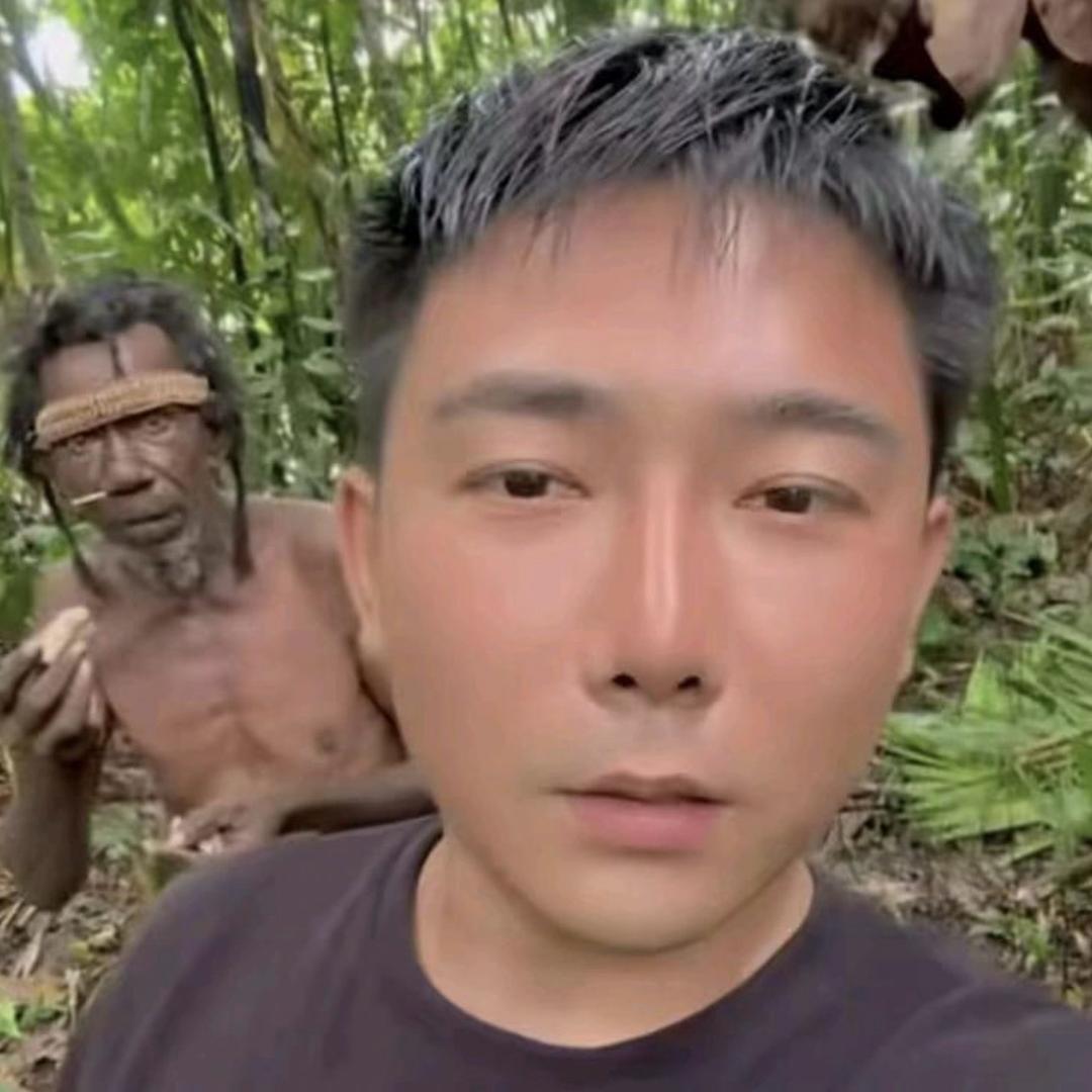 李忆探险家的直播日常