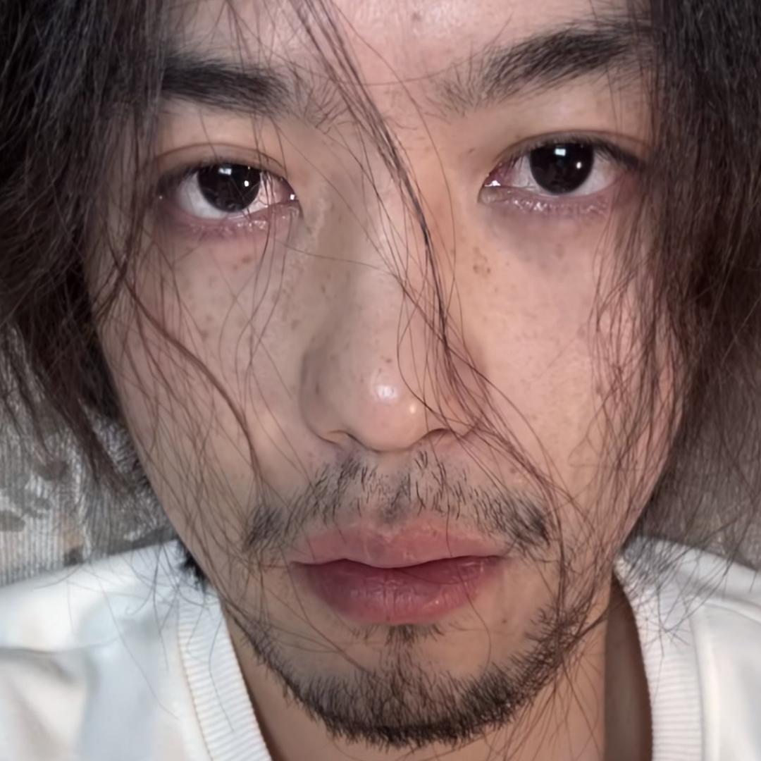 李逸飞