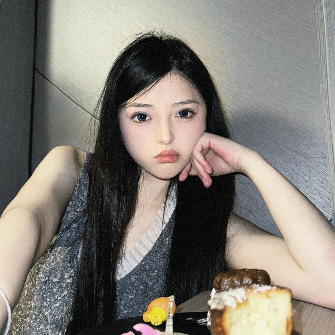 菜菜是女的