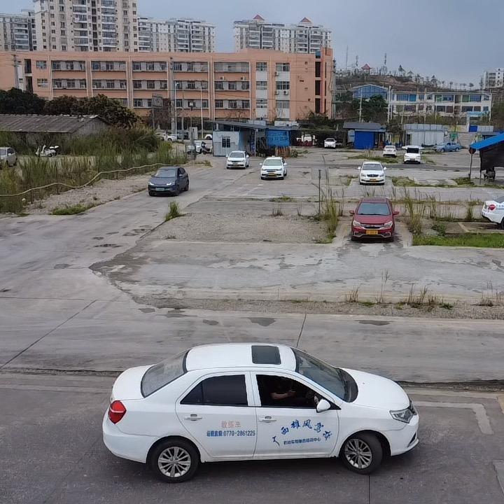 在港口教人学车🚗