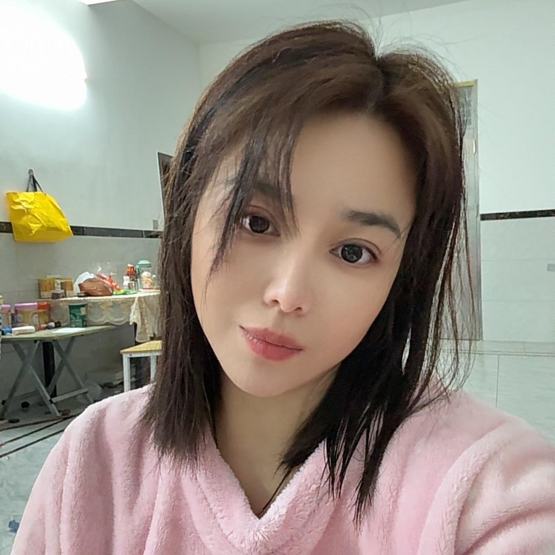 是雯雯啊…💋