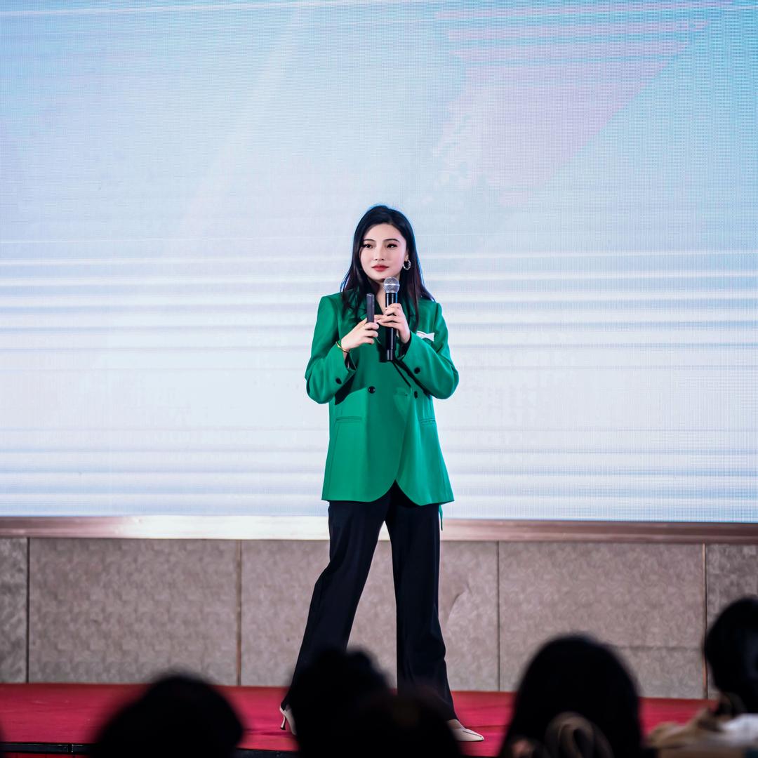 弘美咨询企业店销售导师顾美丽