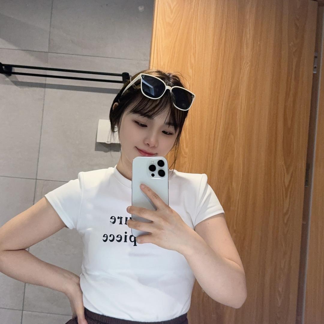 @~~