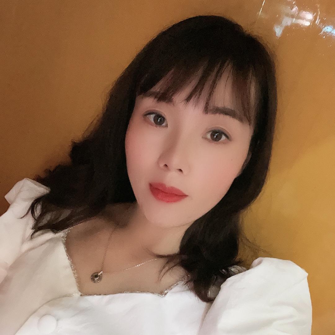小喻儿在开塔吊