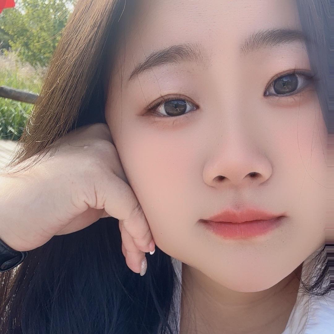 思思°