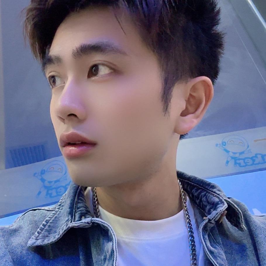 子凡（梦想舞团航少团队）