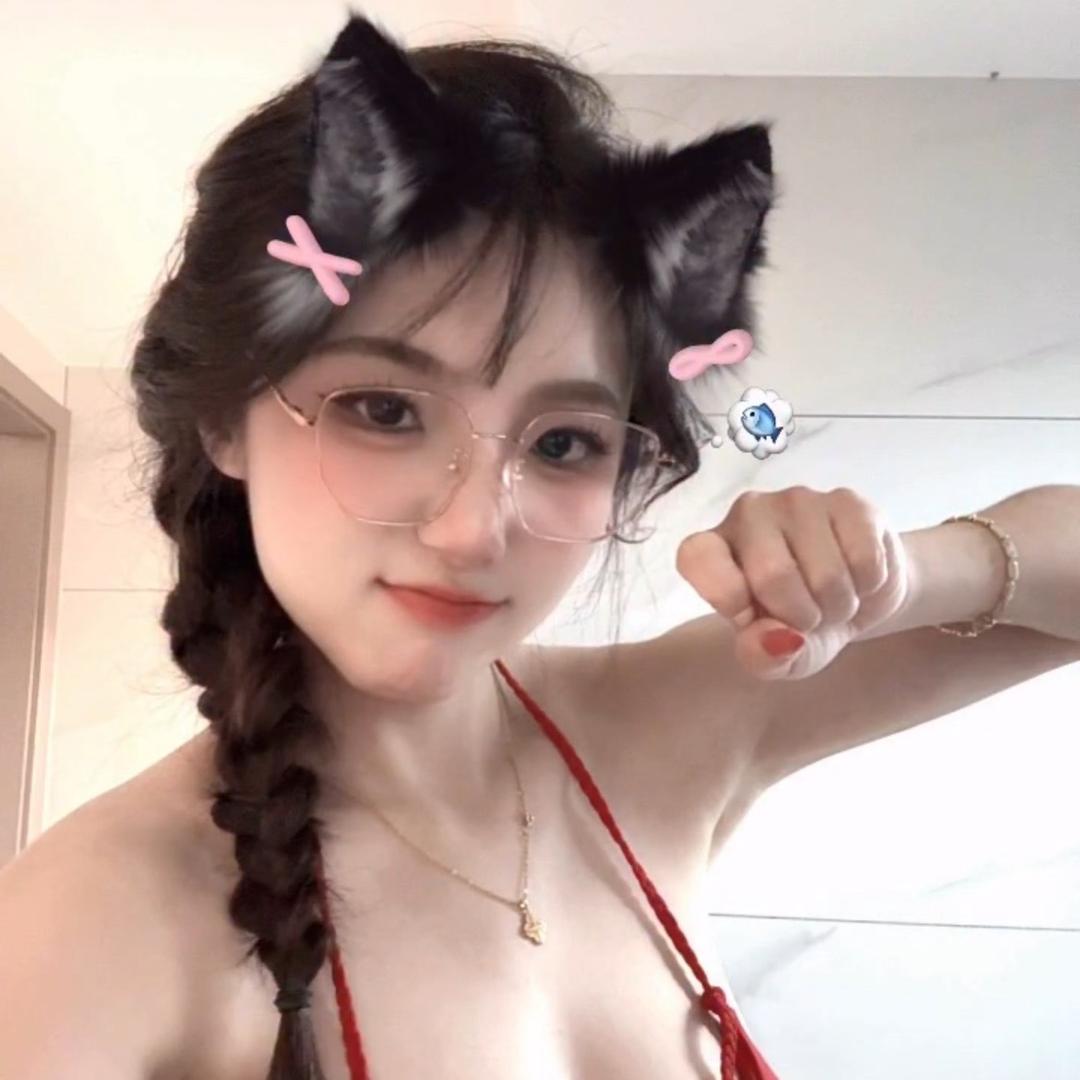 月亮🌙缺一半