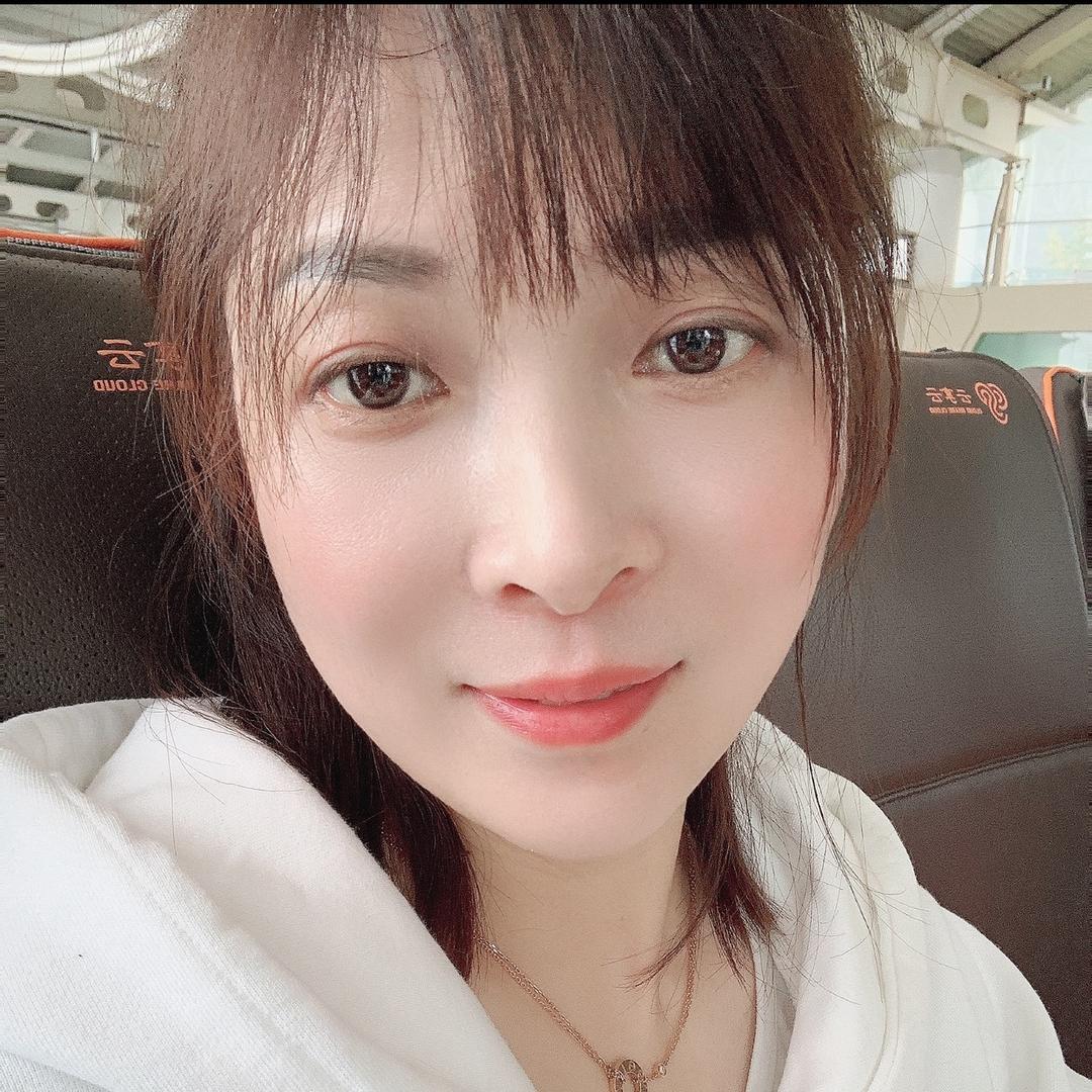 @邱邱