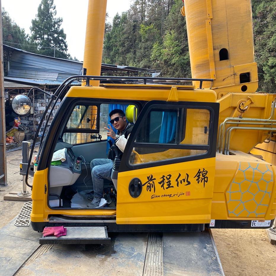 龙陵润发吊车救援（李发林）