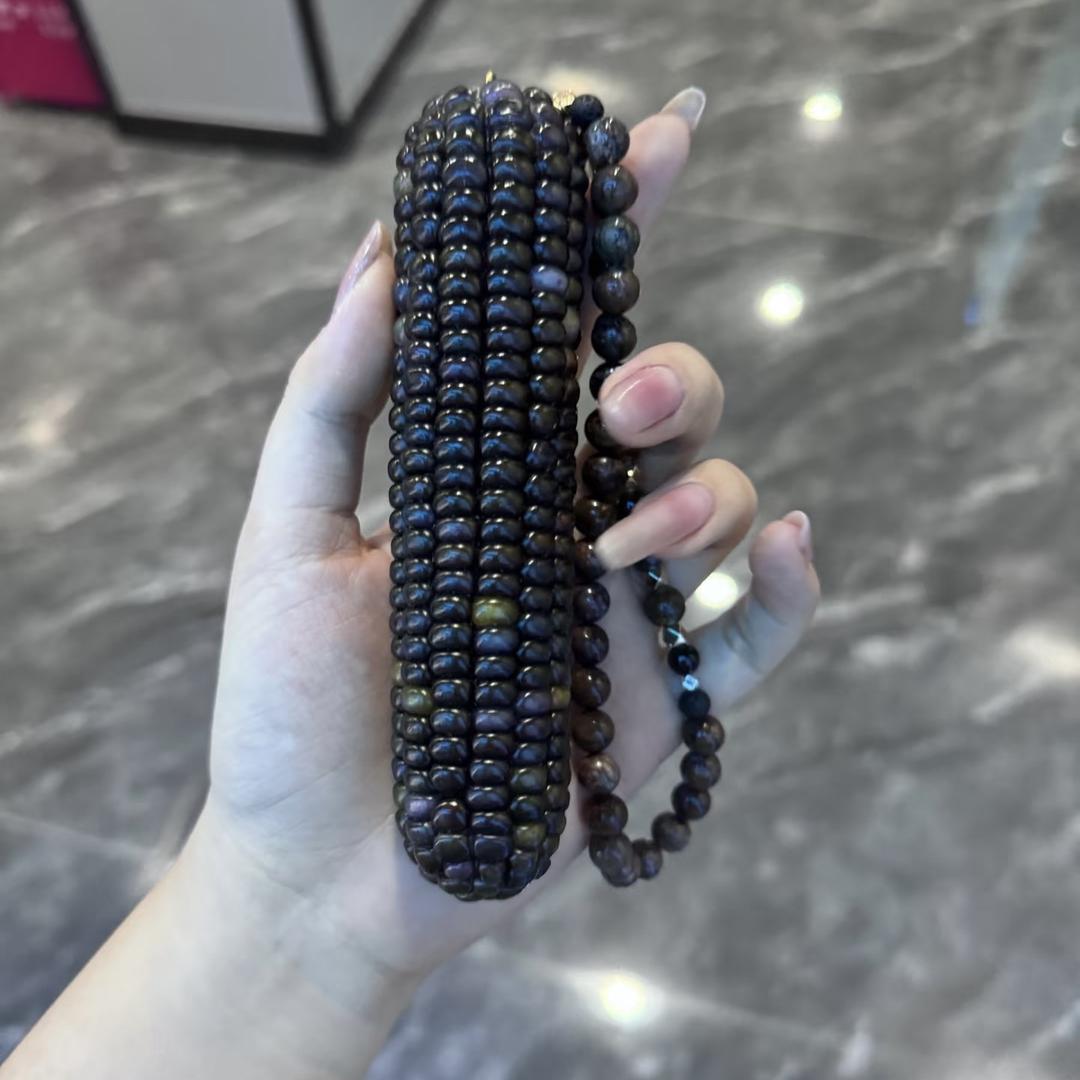 天才萌的文玩玉米堆儿