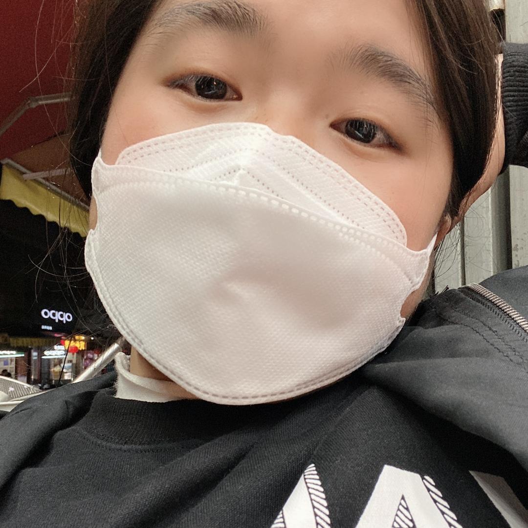 A黄晓青。👑