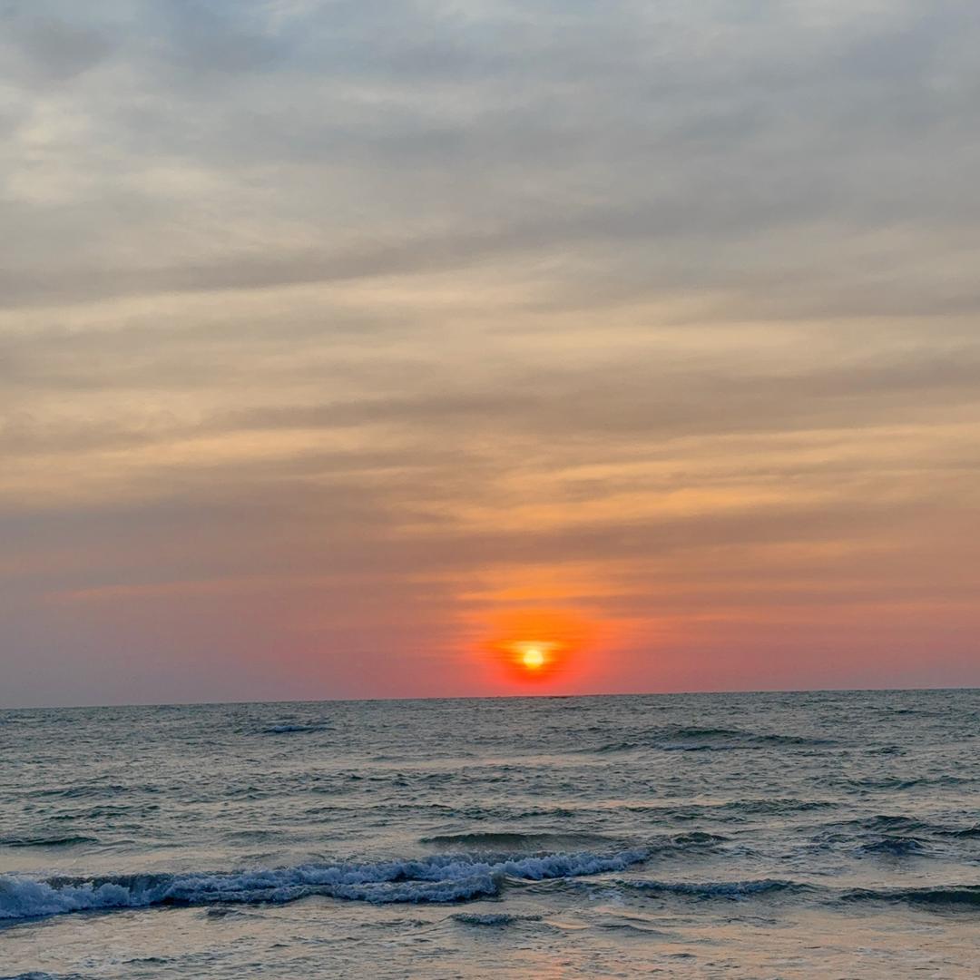 不要慌太阳下山有月光