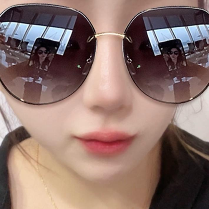 小嘉丽（小姨）