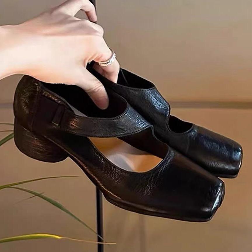 卖鞋的小富婆