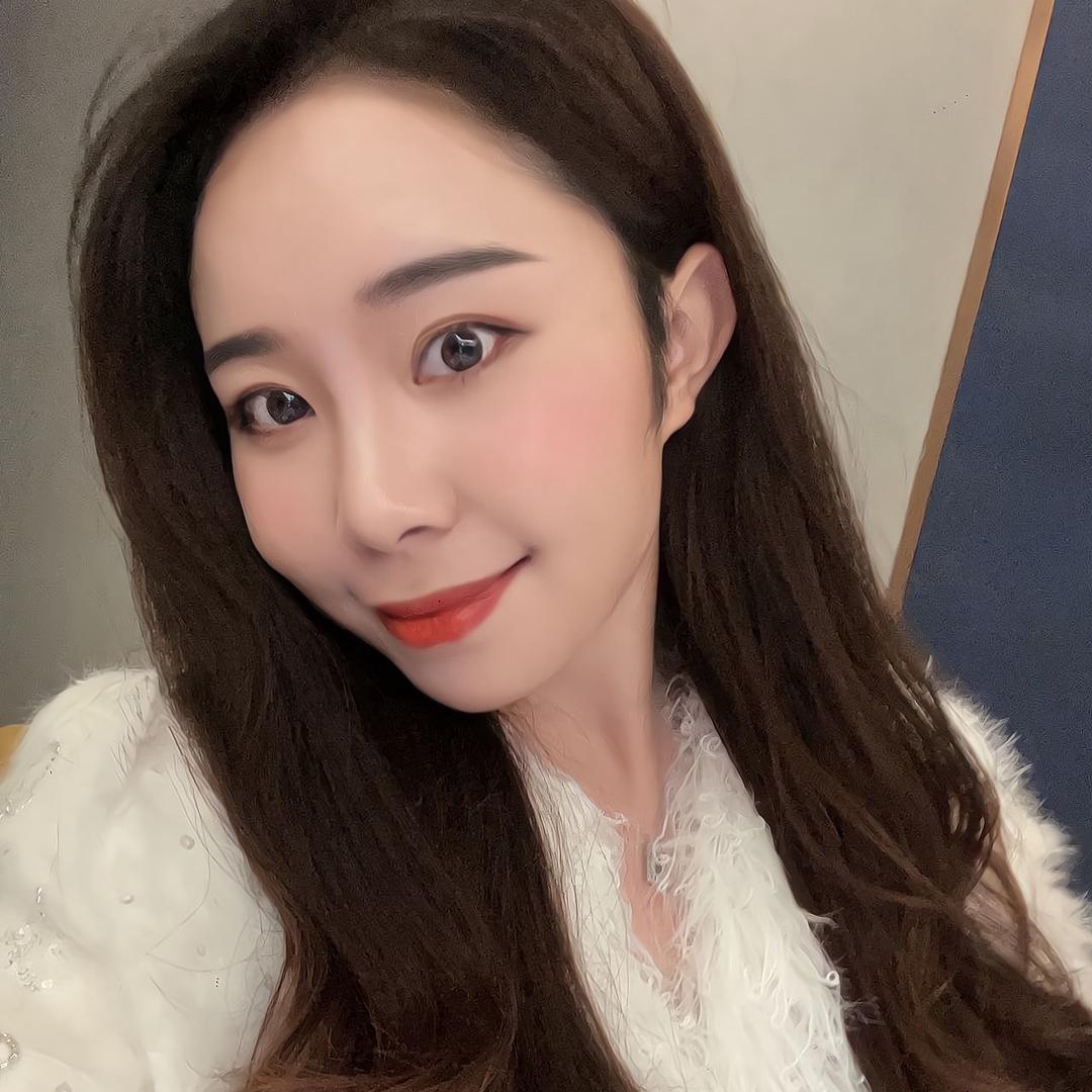 一只小洛洛 、