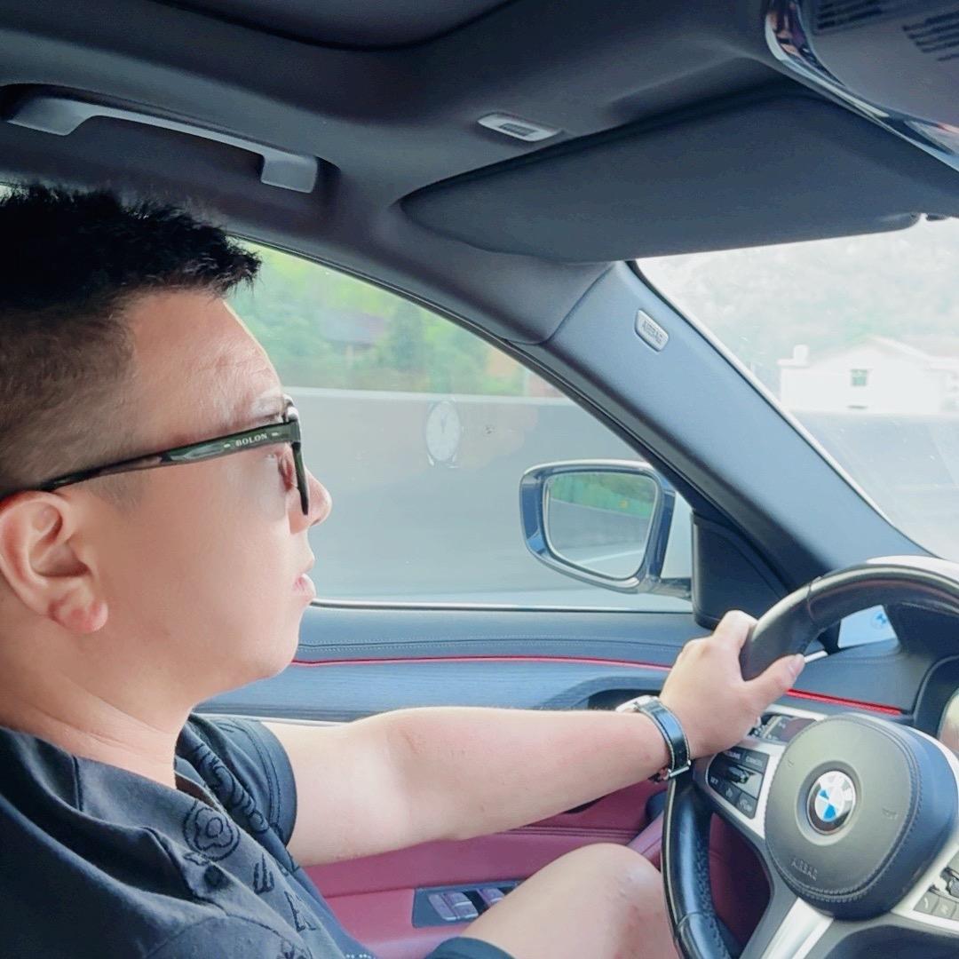 玩世不恭二少爷
