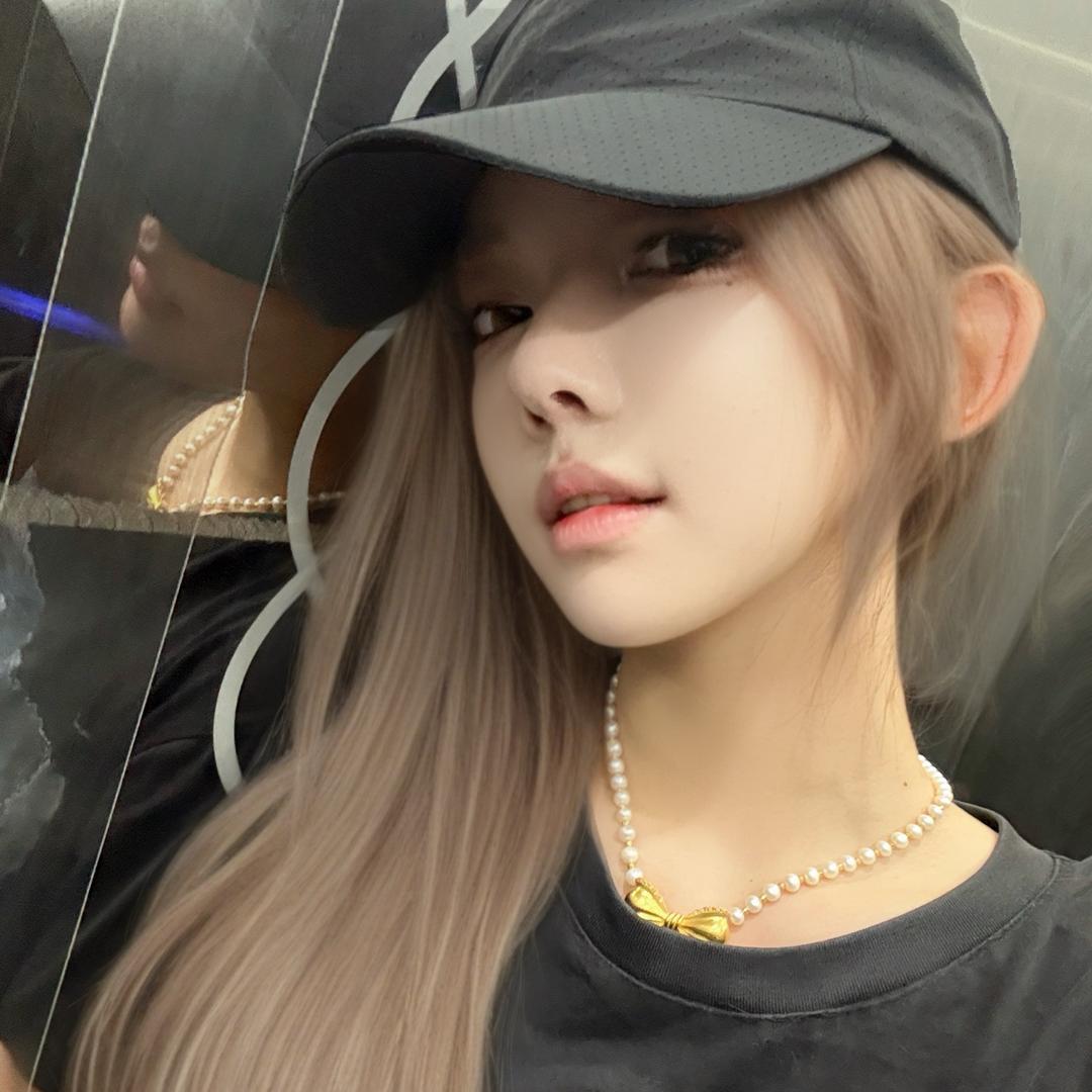 奈奈东躲西藏