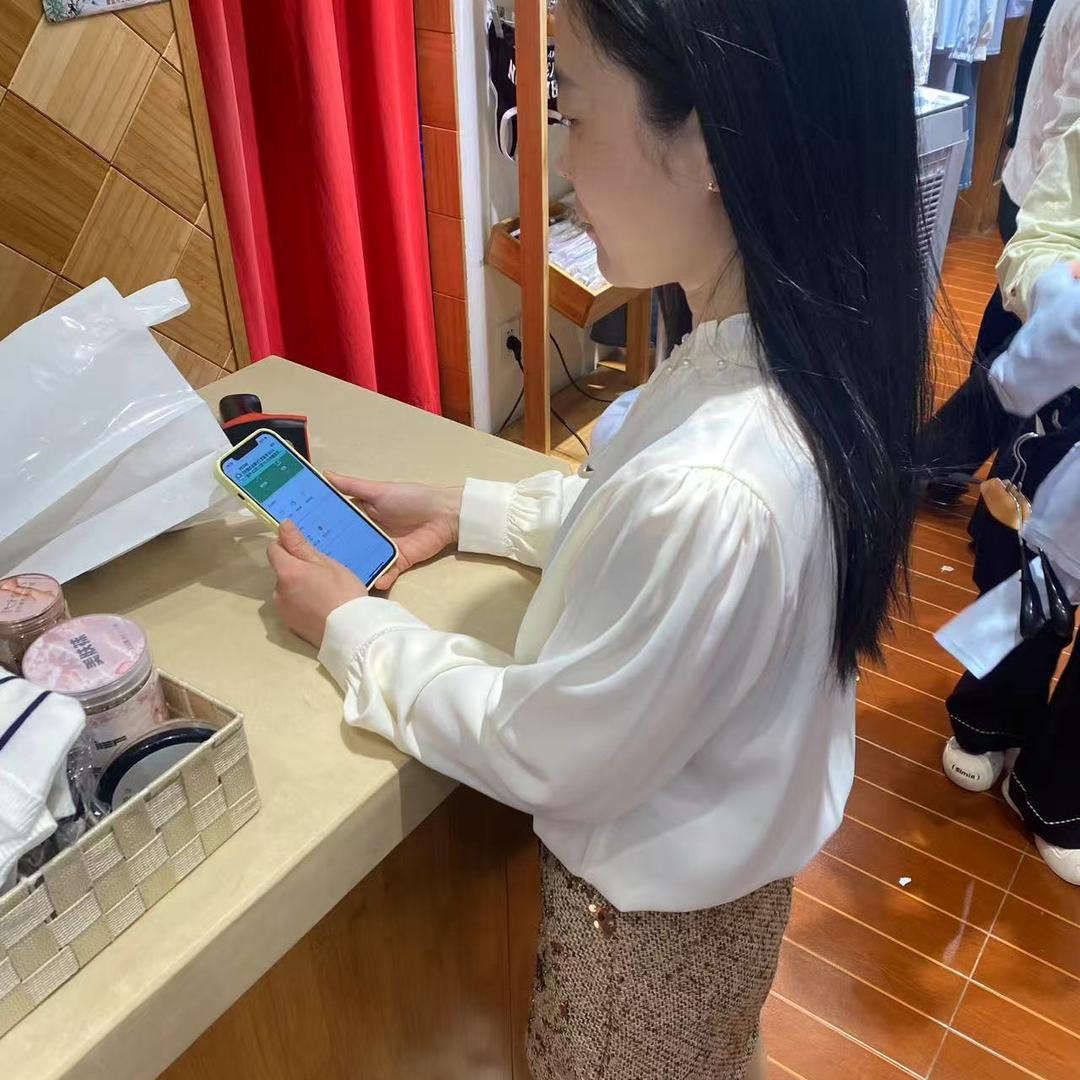 暴躁的小花花