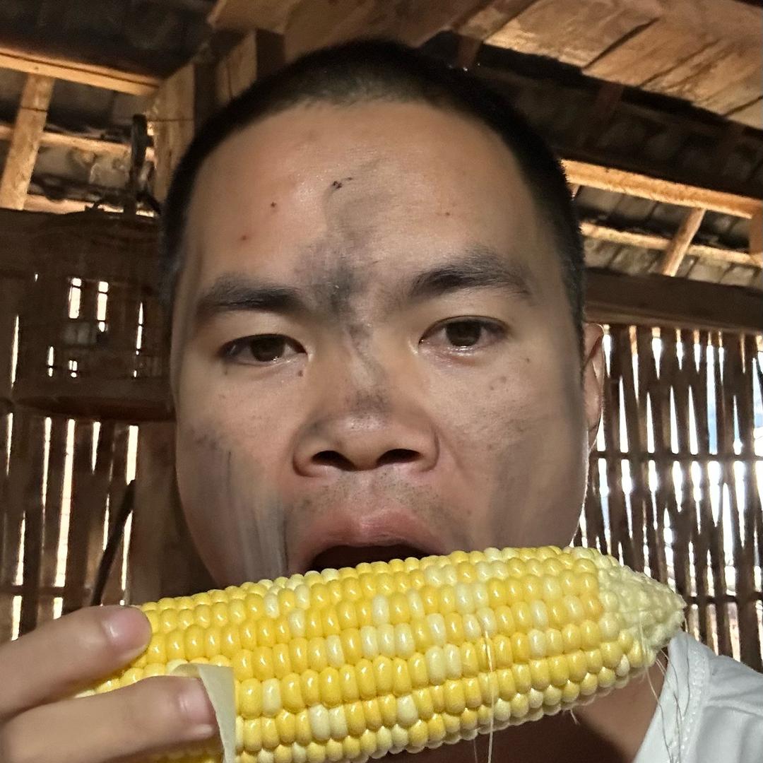 小潘（老挝妹相约每9点）