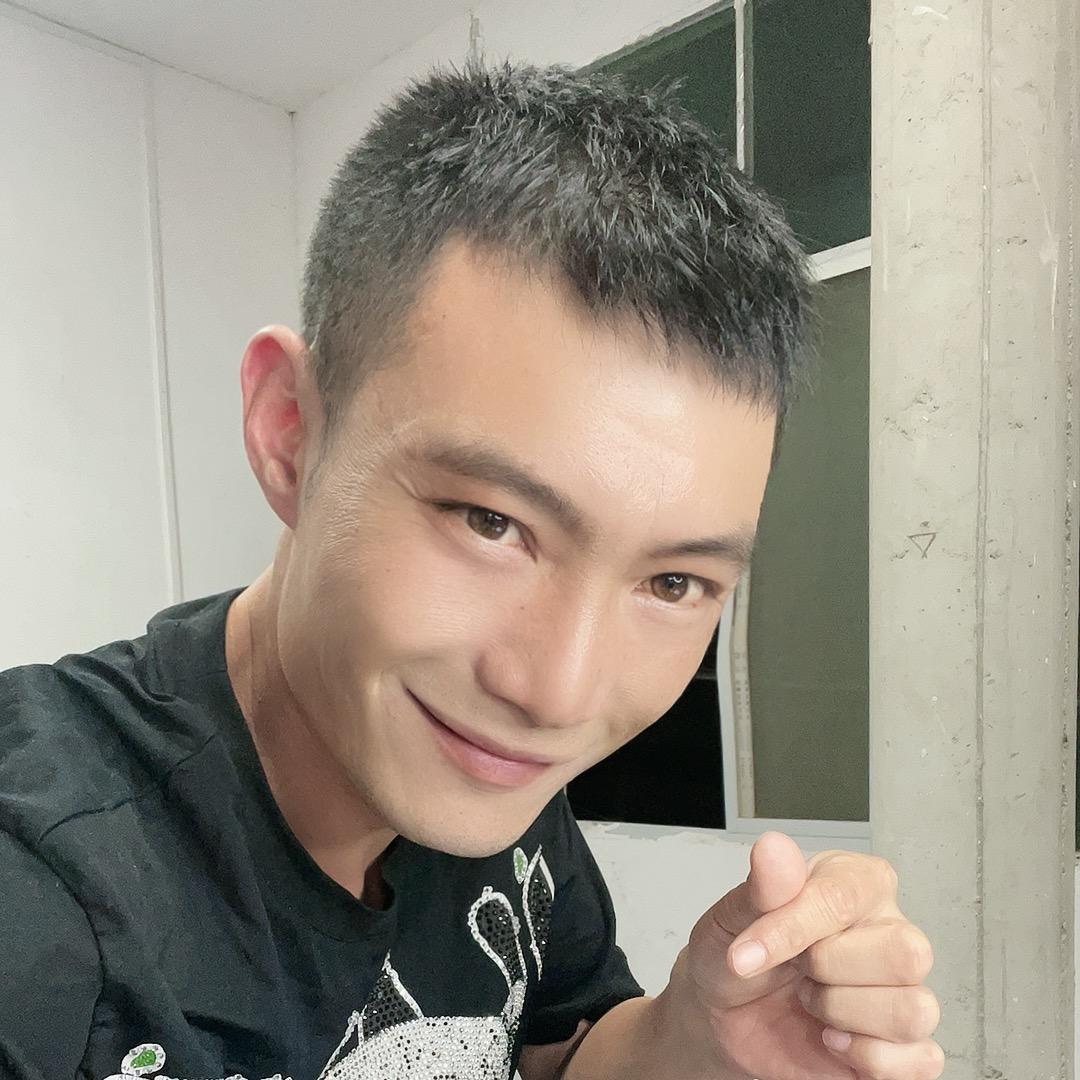 狂若👍小龙哥