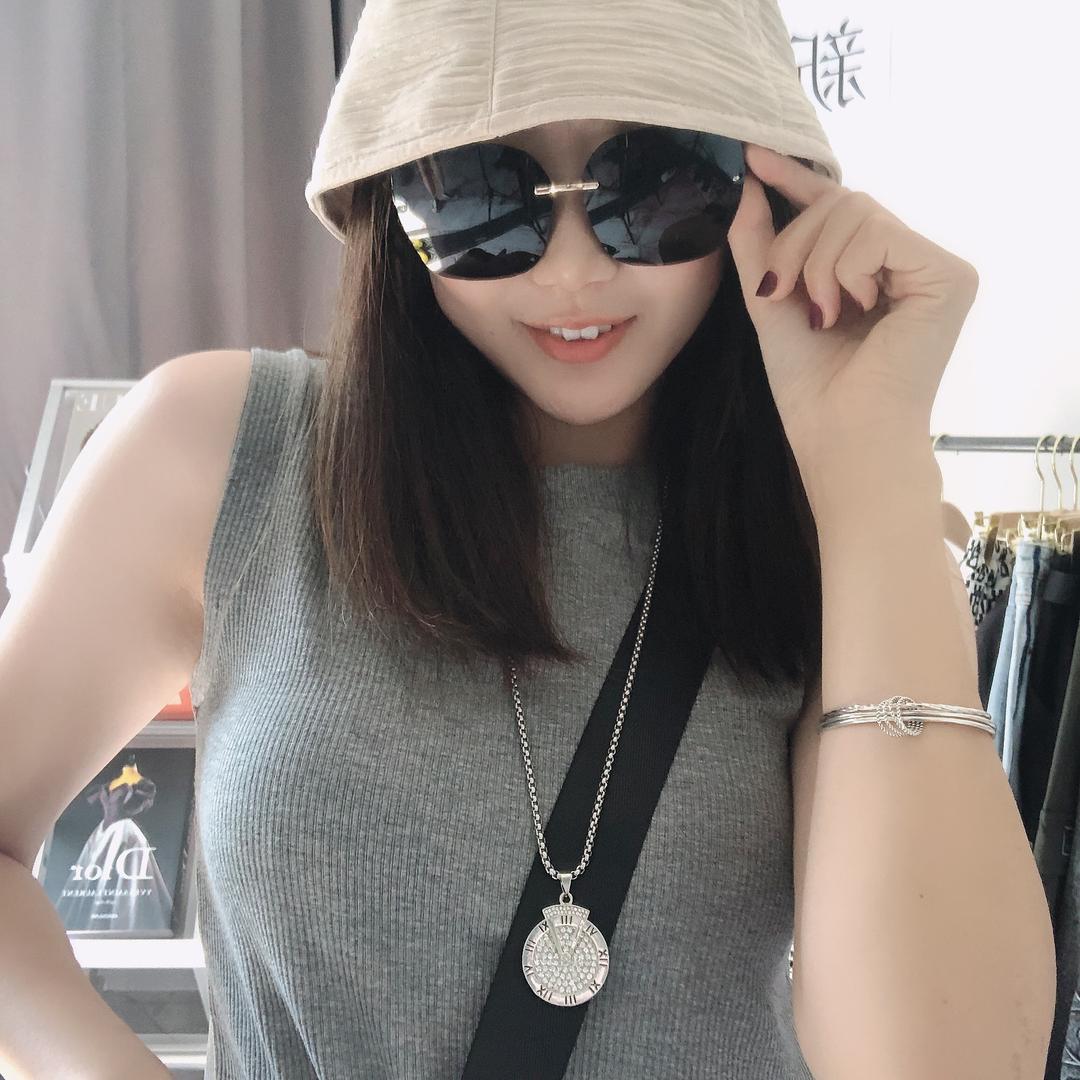 佟小美女装店
