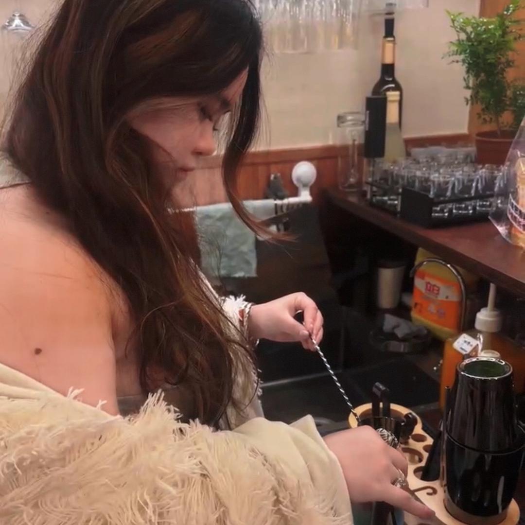 9 9