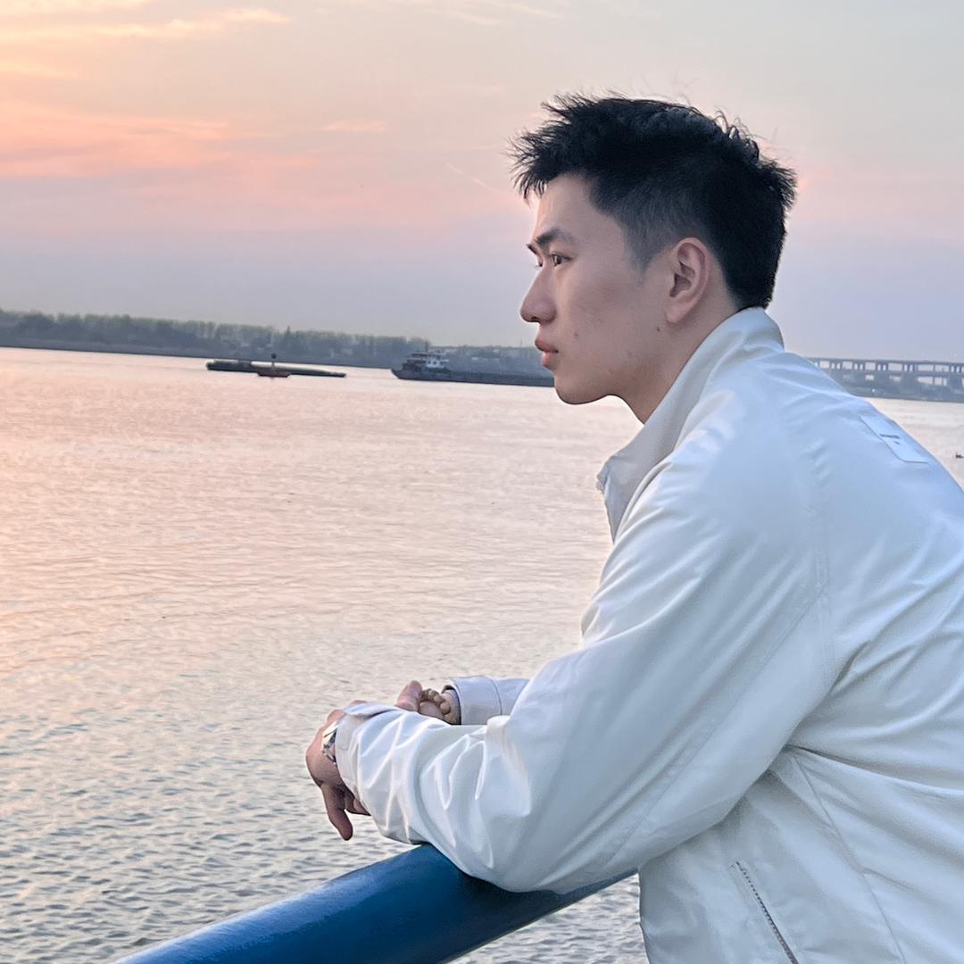 绿茵开场哨