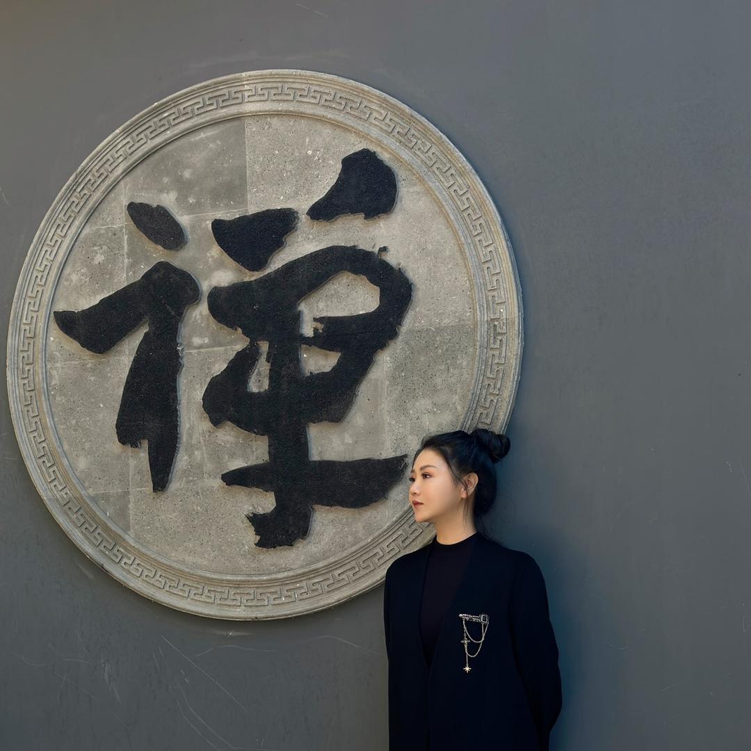 在德清做手工美食的粽子姑娘