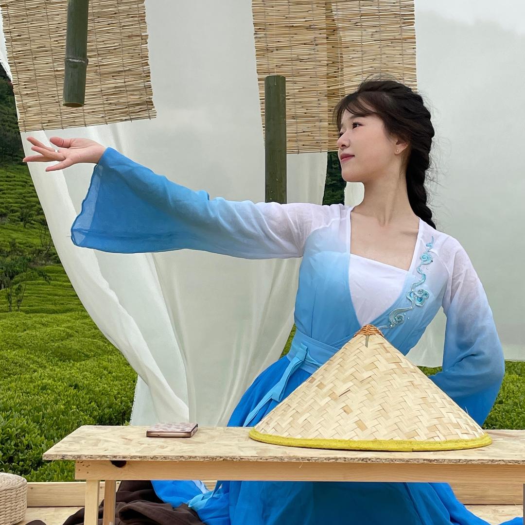 爱跳舞的欣欣老师