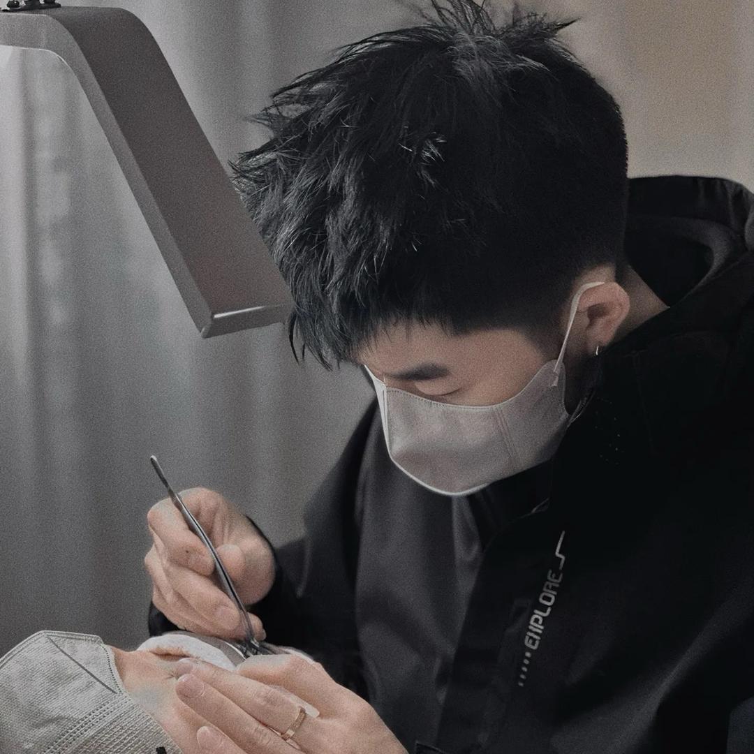 👨🏻‍🦱库尔勒男美睫师 👁️