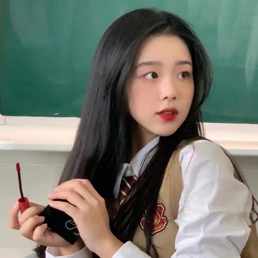 尹儿不吃肉肉
