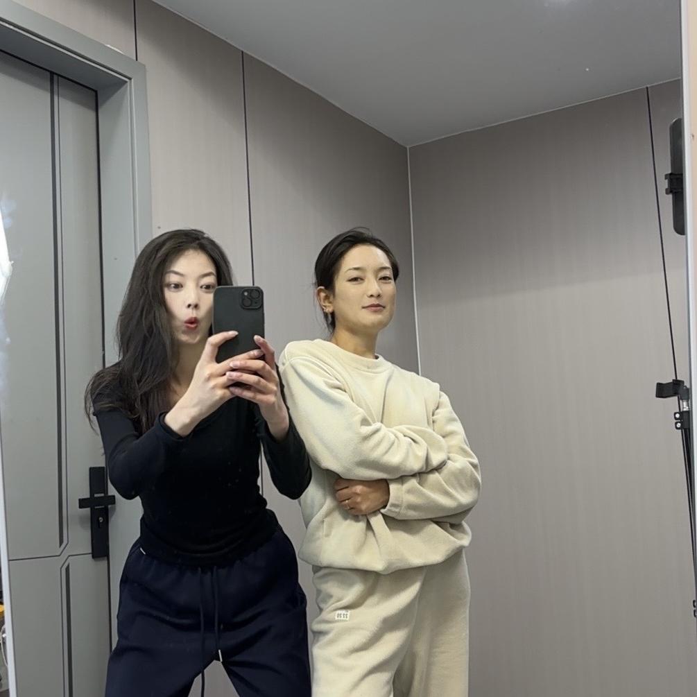 捌尔雍服饰