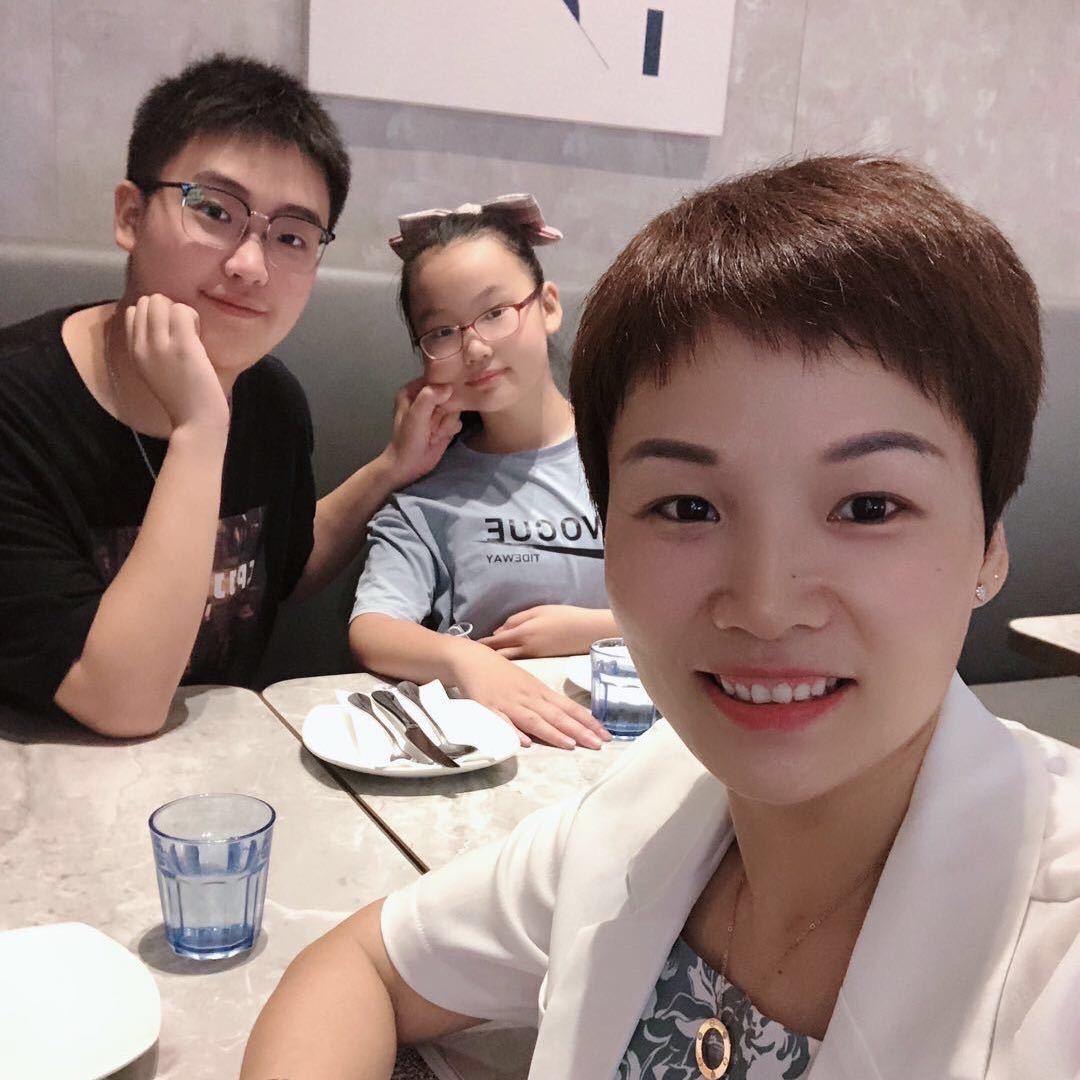 张泸丹