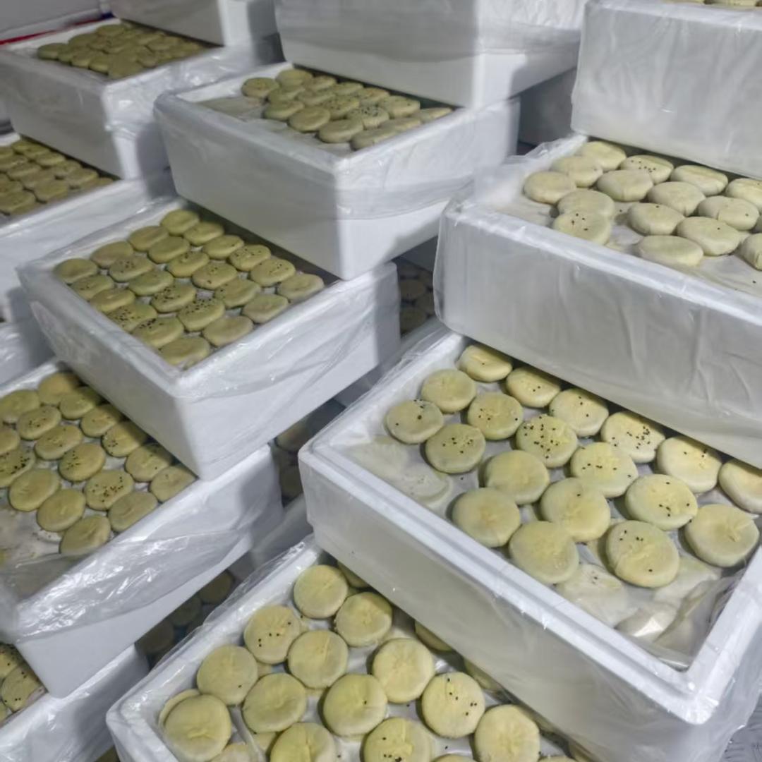 做绿豆饼的小杨