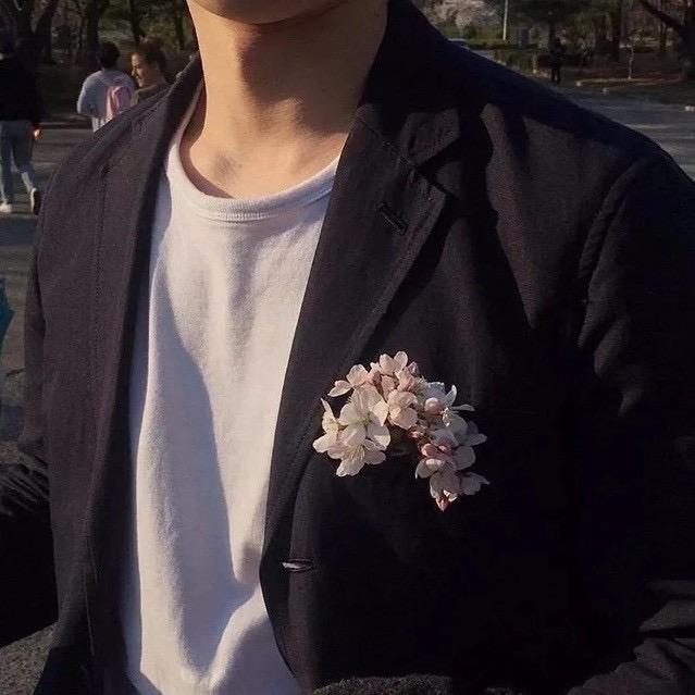 溺爱。