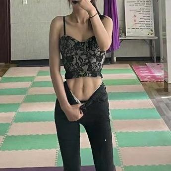 不知名的美妇女🐶