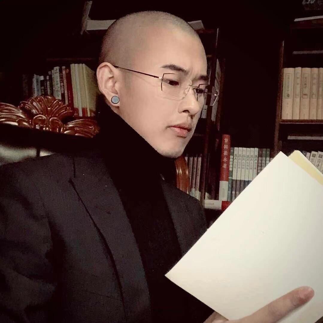 侯星尘