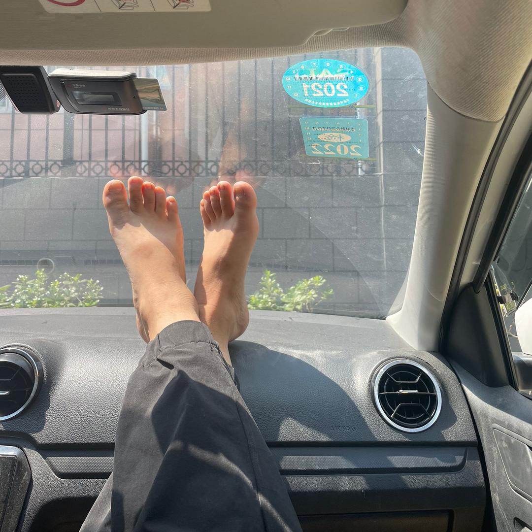 烟酒不沾、吊啥不干