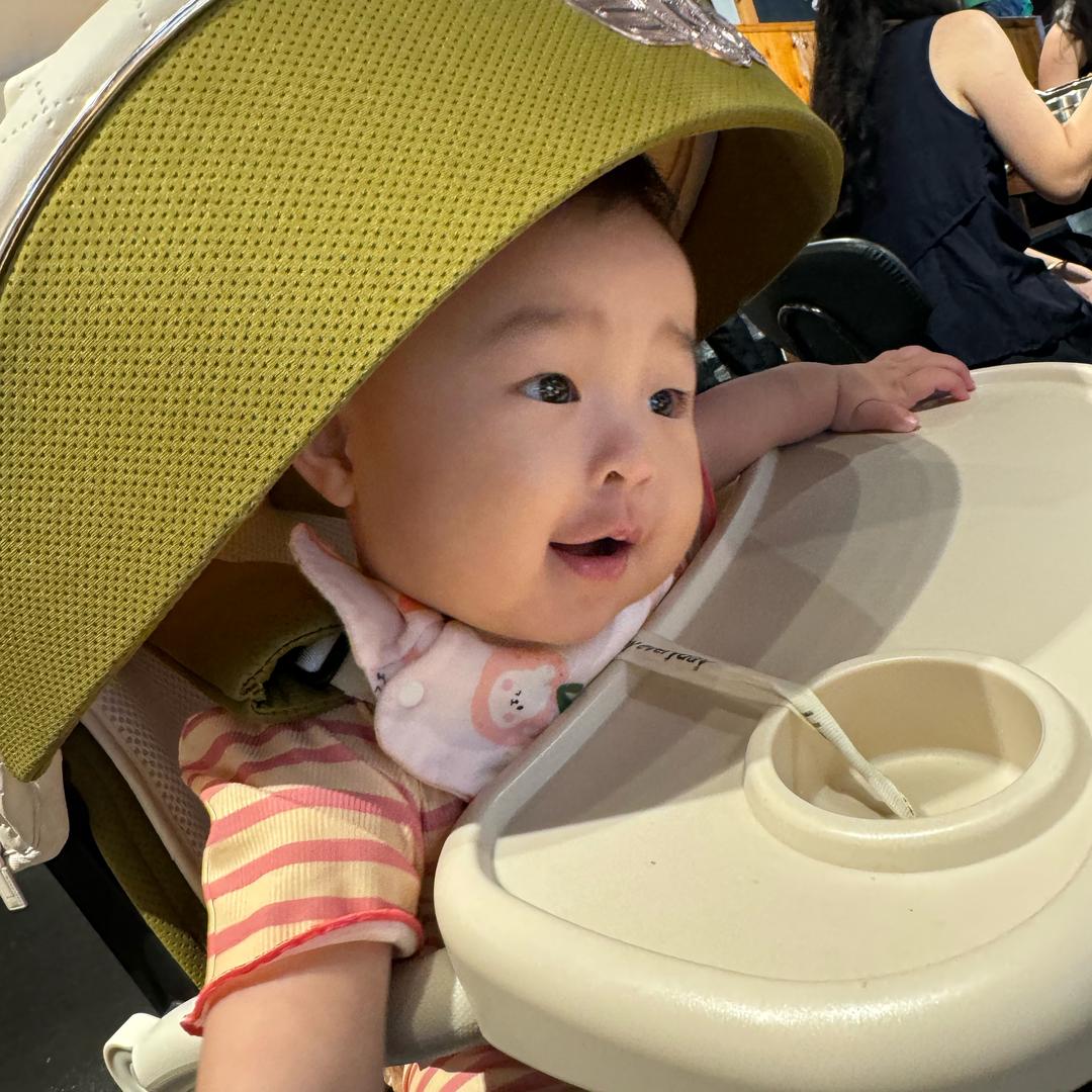 是菜菜雯吖