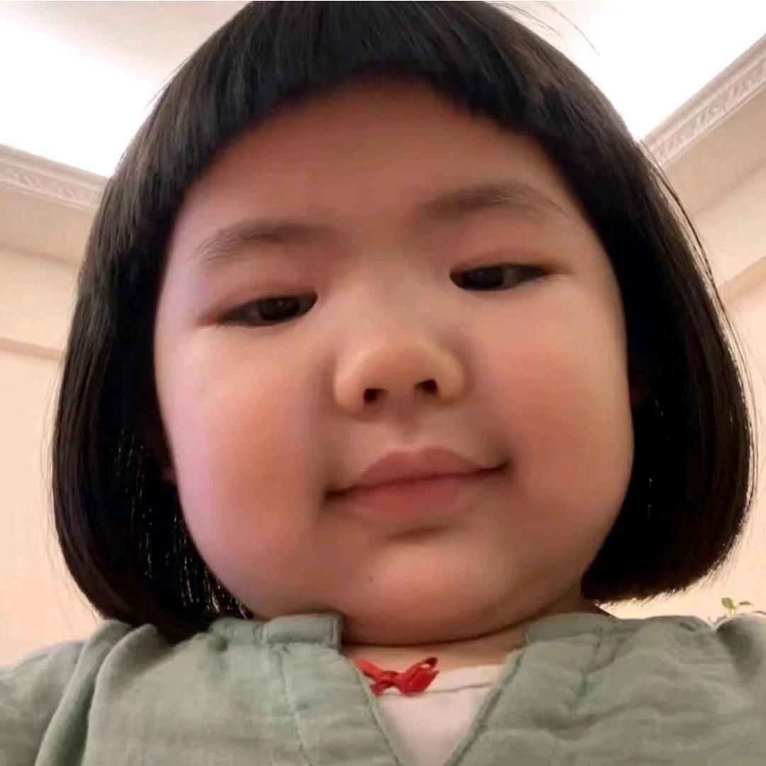 面包脑美女