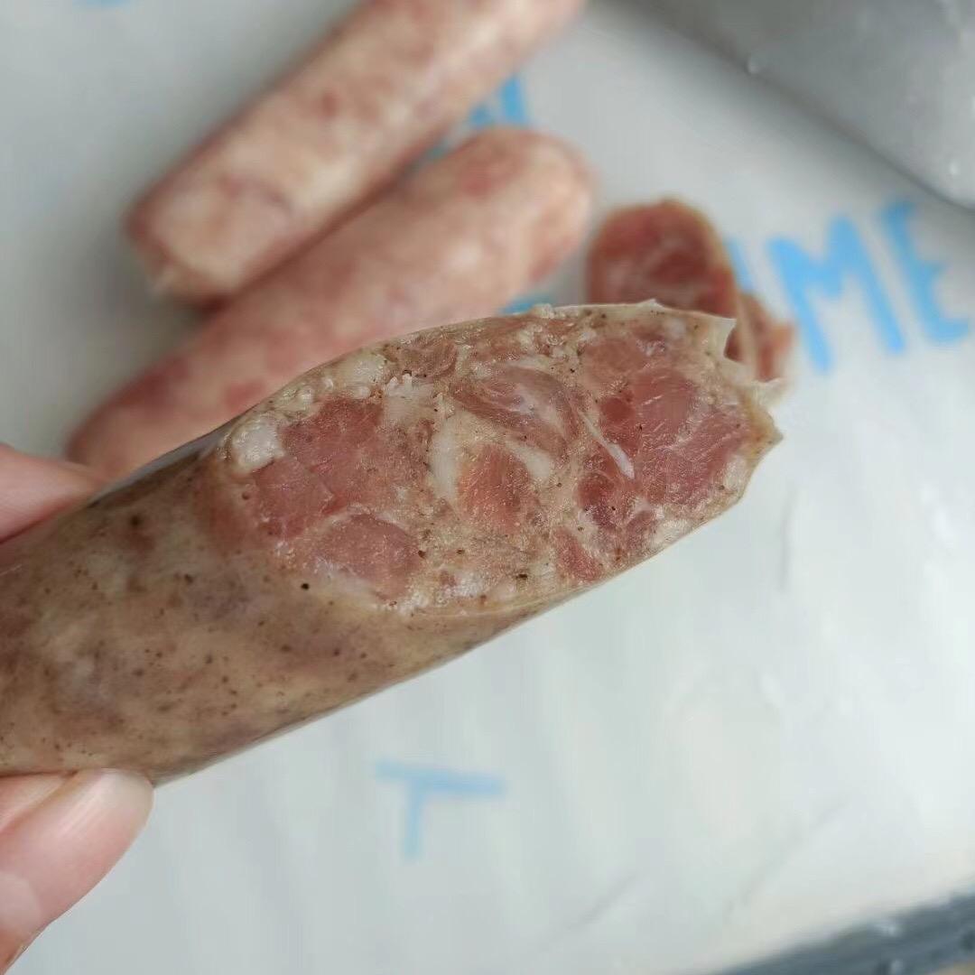 臭宝，吃纯肉烤肠了