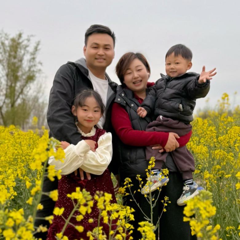 戚冰一家人